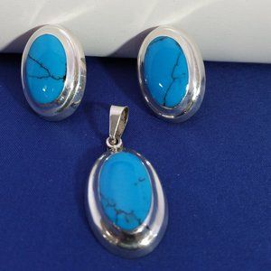 Beautiful Turquoise Oval Earring & Pendant Set  925 Sterling Silver